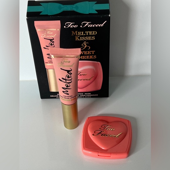 Too Faced Mini Blush and Lipstick set New - Picture 2 of 3